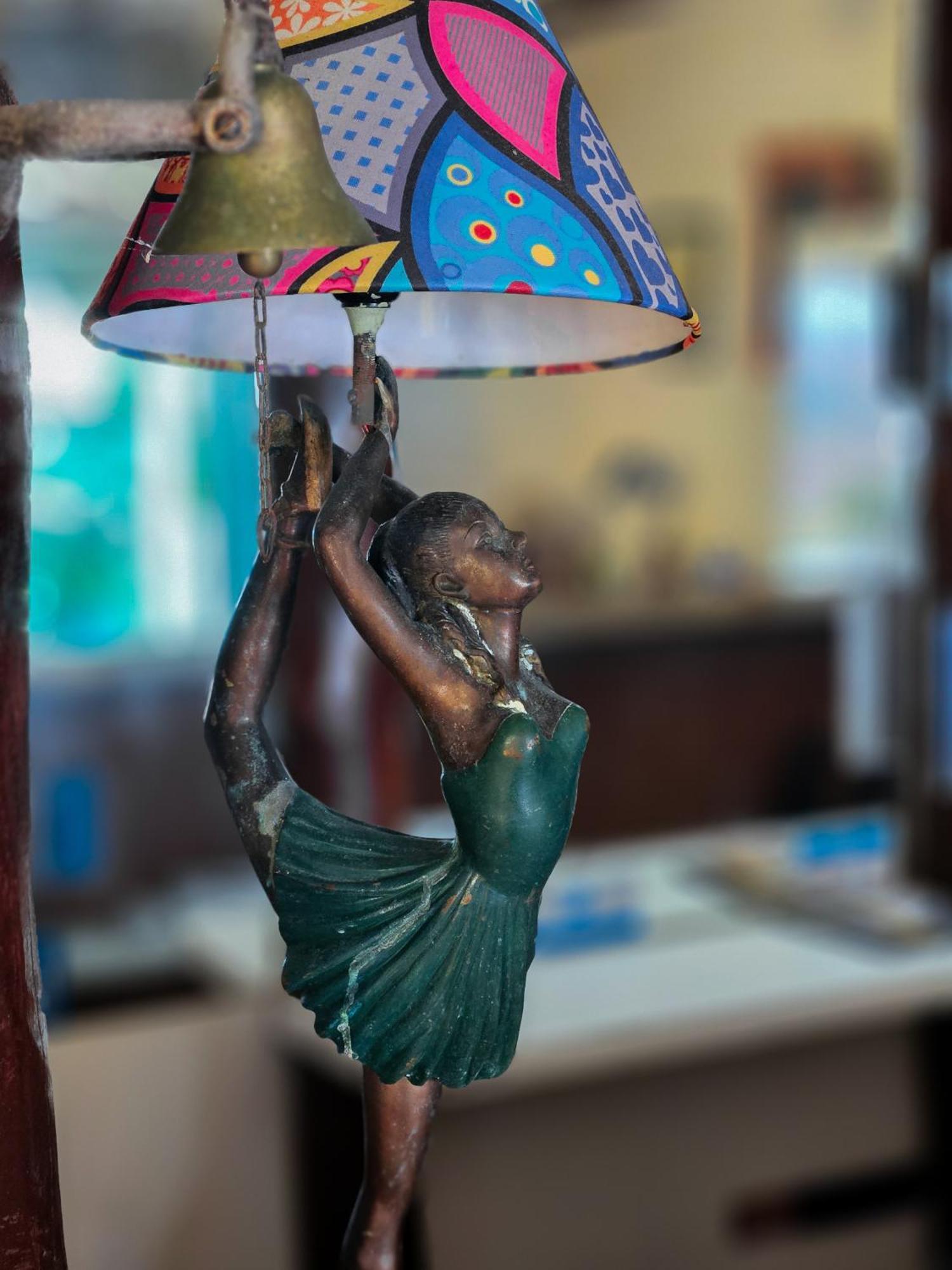 Bella Vista Ocean View Hotel Armacao dos Buzios Exterior photo A lamp in the shape of a woman